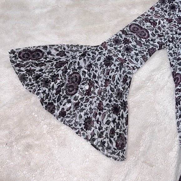 Chelsea28 Bell Sleeve Floral Split Tie Neck Sheer Dress Cover-Up - Size Small - Picture 5 of 9